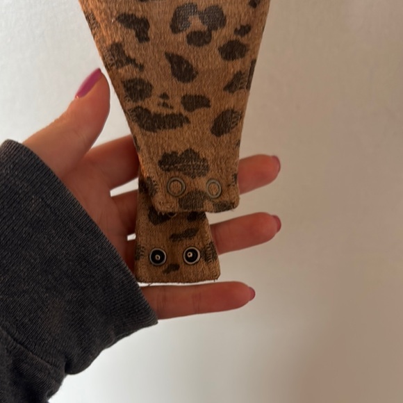 Abercrombie Leopard Print Long Sleeve Bodysuit - Picture 2 of 4